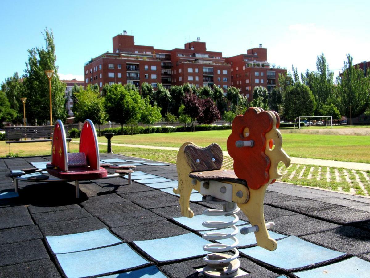 Апартаменты Www Parques De La Catedral Travel Com Parking Privado Gratis Леон Экстерьер фото